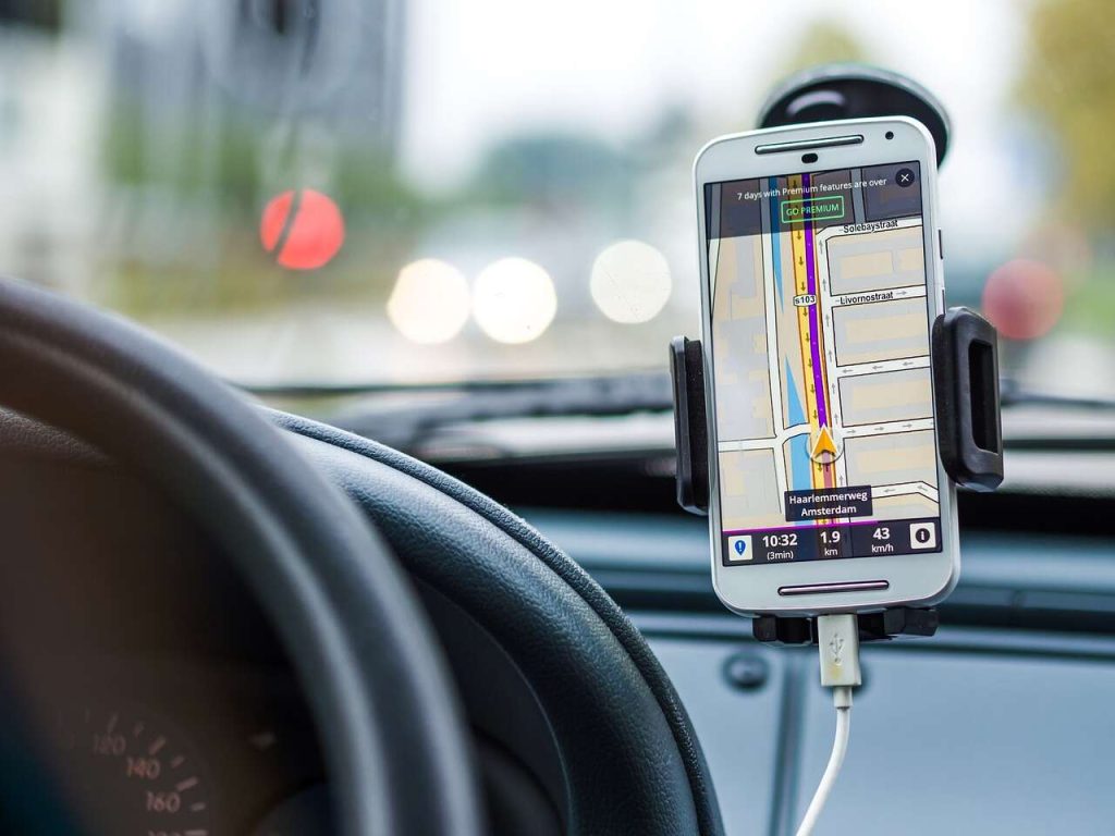 How to Choose Mobile Electronics for Your Car