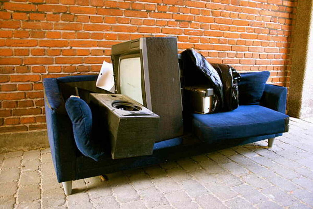 Benefits of Professional Junk Hauling in Tigard